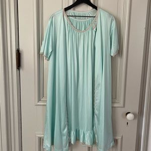 Vintage nightgown set